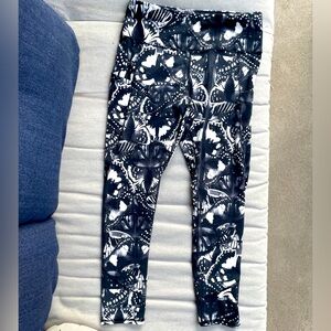 Stylish Black and White 2XL 2X Women's workout yoga pants